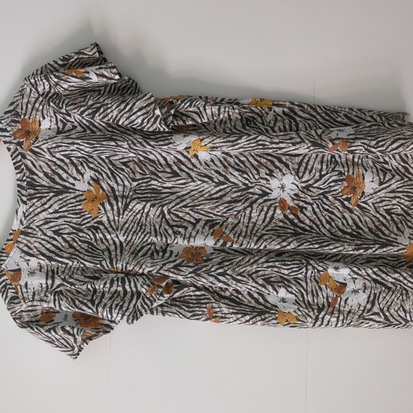 Anthropology T.la Zebra Print Flutter Sleeve Floral Lightweight Casual SummerTop - Picture 5 of 5